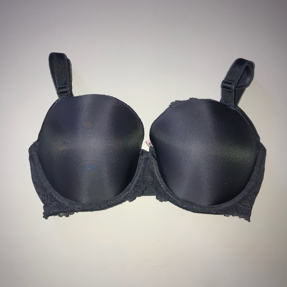 Victoria’s Secret grey bra 32DDD